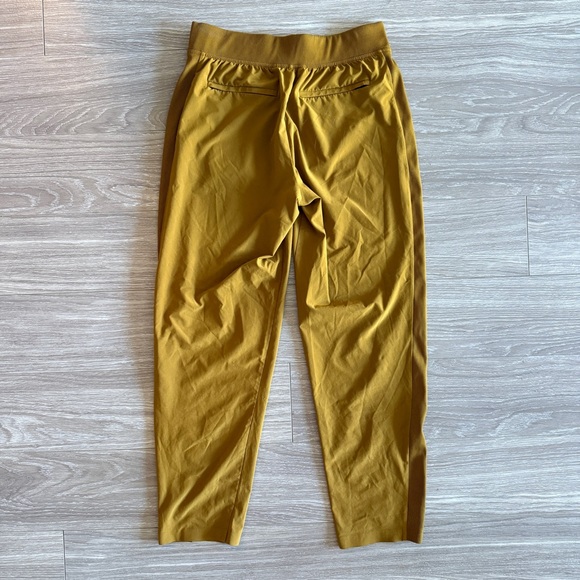 Nwot Athleta Brooklyn Mid Rise Ankle Pant Brass Yellow Gold size 4 - Picture 4 of 8